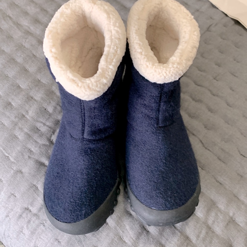 Bogs BMoc Boot. Brand New. Navy size 7